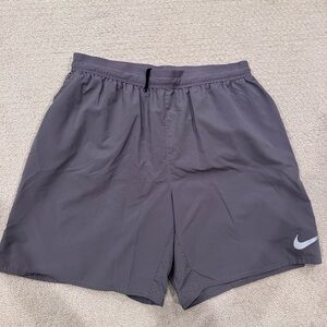 Men’s Nike 5” athletic shorts size L